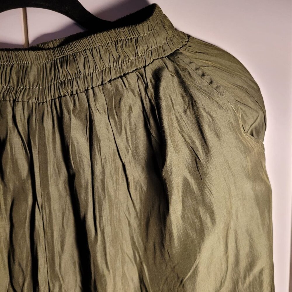 Loose Stretchable Pants - Picture 2 of 8